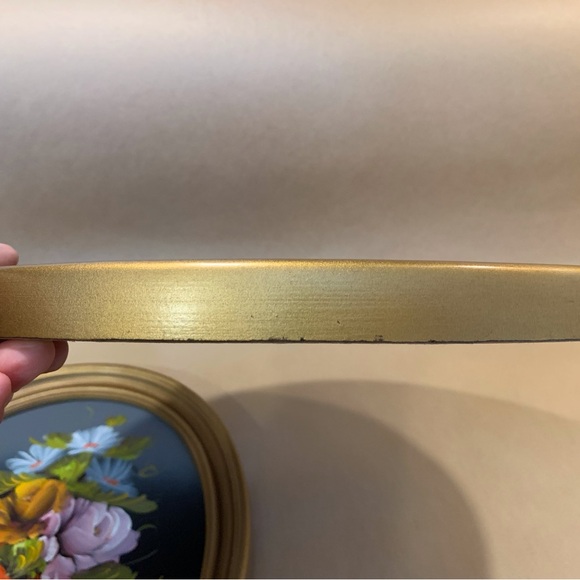 đ¤SOLD LOCALLYđ¤Set of Vintage Oval Floral Paintings in Gold Painted Frames - Picture 12 of 15